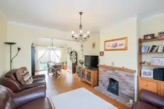 1 Alexandra Road, photo 3