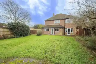 1 Almond Avenue, photo 2