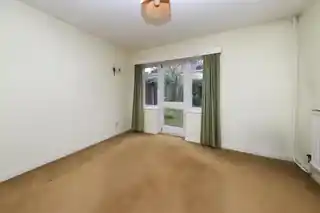 1 Almond Avenue, photo 4