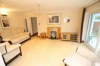 1 Amesbury Close, photo 4