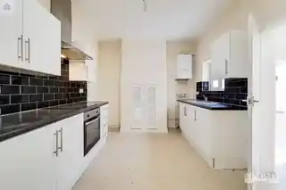 1 Ascot Road, photo 3