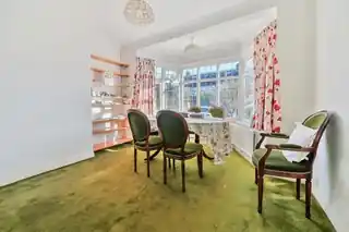 1 Barnfield Avenue, photo 4