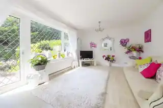 1 Braybourne Close, photo 3