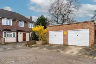 1 Broadlands Close, photo 4