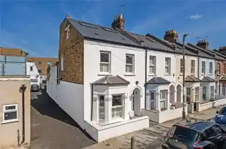 1 Camborne Road, photo 2