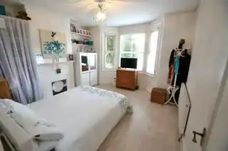 1 Camden Avenue, photo 2