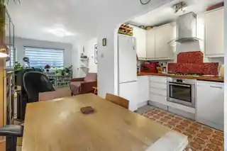 1 Clarendon Close, photo 4