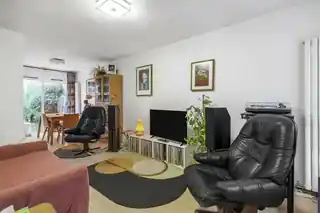 1 Clarendon Close, photo 2