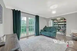 1 Cornsland Close, photo 3