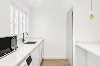 1 Coutts Avenue, photo 3