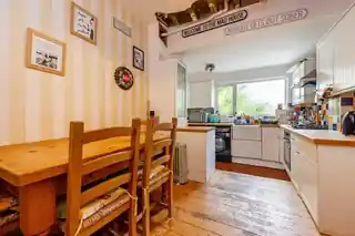 1 Crawley Road, photo 3
