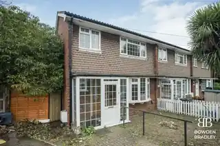 1 Crombie Close, photo 2