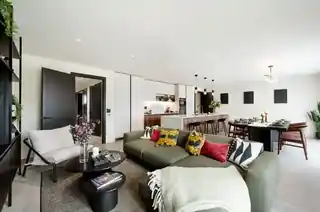 1 Daffodil Crescent, photo 4
