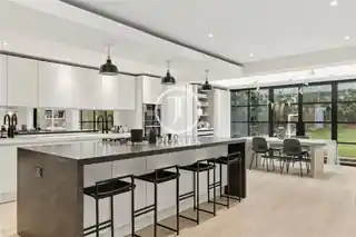 1 Edgeworth Crescent, photo 2