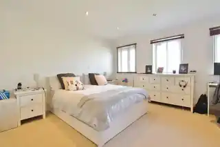 1 Elizabeth Gardens, photo 4