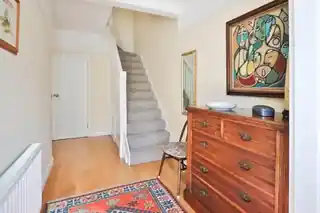 1 Elm Walk, photo 2