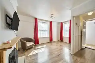 1 Framlingham Crescent, photo 3