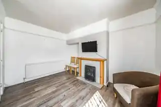 1 Framlingham Crescent, photo 2