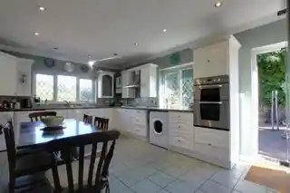 1 Gibson Close, photo 3