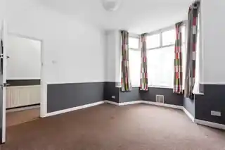 1 Gillespie Road, photo 2