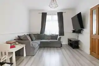 1 Hatfield Road, photo 3
