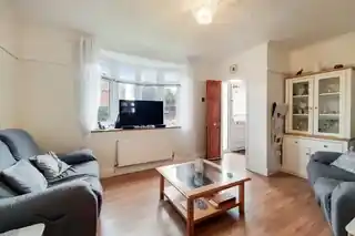 1 Hedgemans Way, photo 3