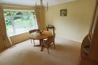 1 Highclere Close, photo 3