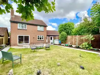 1 Hunters Close, photo 4