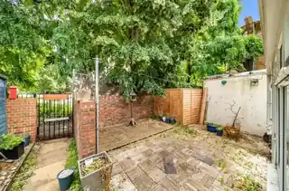 1 Langdale Close, photo 4