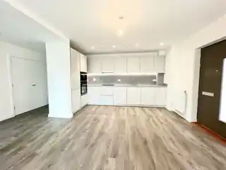 1 Larch Way, photo 2