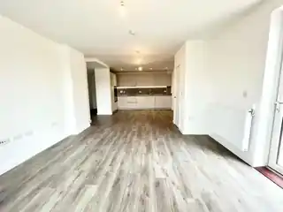 1 Larch Way, photo 3