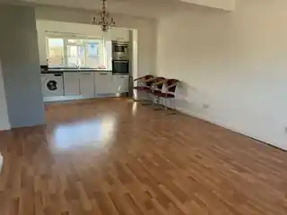 1 Lee Road, photo 2