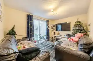 1 Luffield Road, photo 2