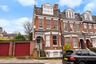 1 Milton Avenue, photo 3