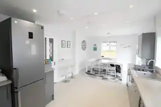 1 Mount Culver Avenue, photo 3