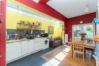 1 Northcroft Road, photo 3