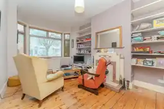 1 Northcroft Road, photo 2