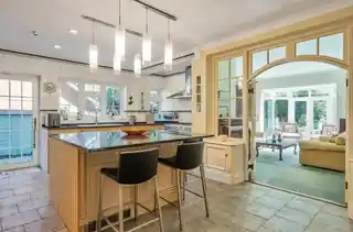 1 Overhill Road, photo 3