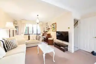 1 Ravenswood Close, photo 2