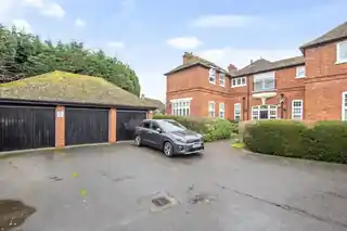 1 Redwood Close, photo 2