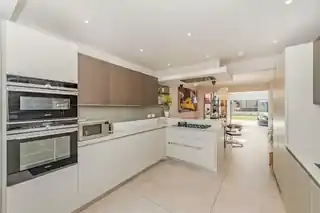 1 Sylvia Avenue, photo 2