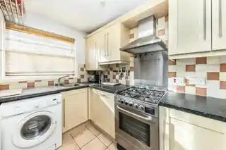 1 Victoria Park Road, photo 3