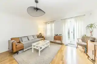 1 Victoria Park Road, photo 2