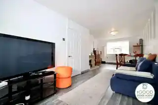 1 Webb Gardens, photo 4