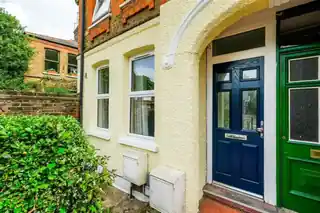 1 Winns Avenue, photo 2