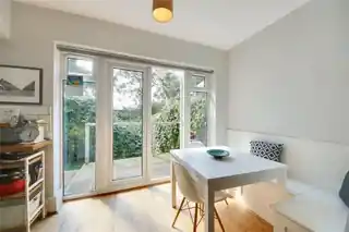 1 Woodland Way, photo 4