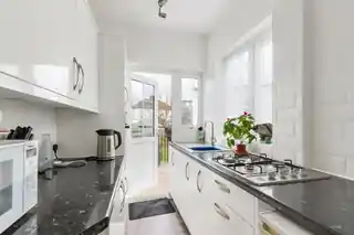10 Allgood Close, photo 3