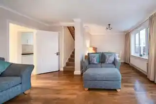 10 Arran Close, photo 3