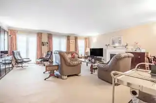 10 Ashurst Close, photo 4