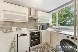 10 Barrow Hill Close, photo 4